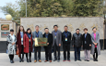 2016年3月18日心語團隊“班主任專業(yè)發(fā)展研究所”授牌合影留念