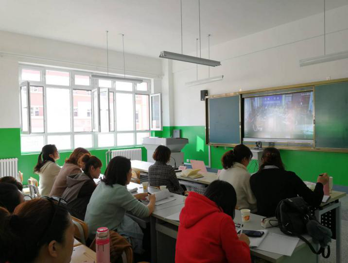 關于塔城地區(qū)教育教學研究會暨第二屆中小學教學能手培養(yǎng)工作室推進會的視聯網會議