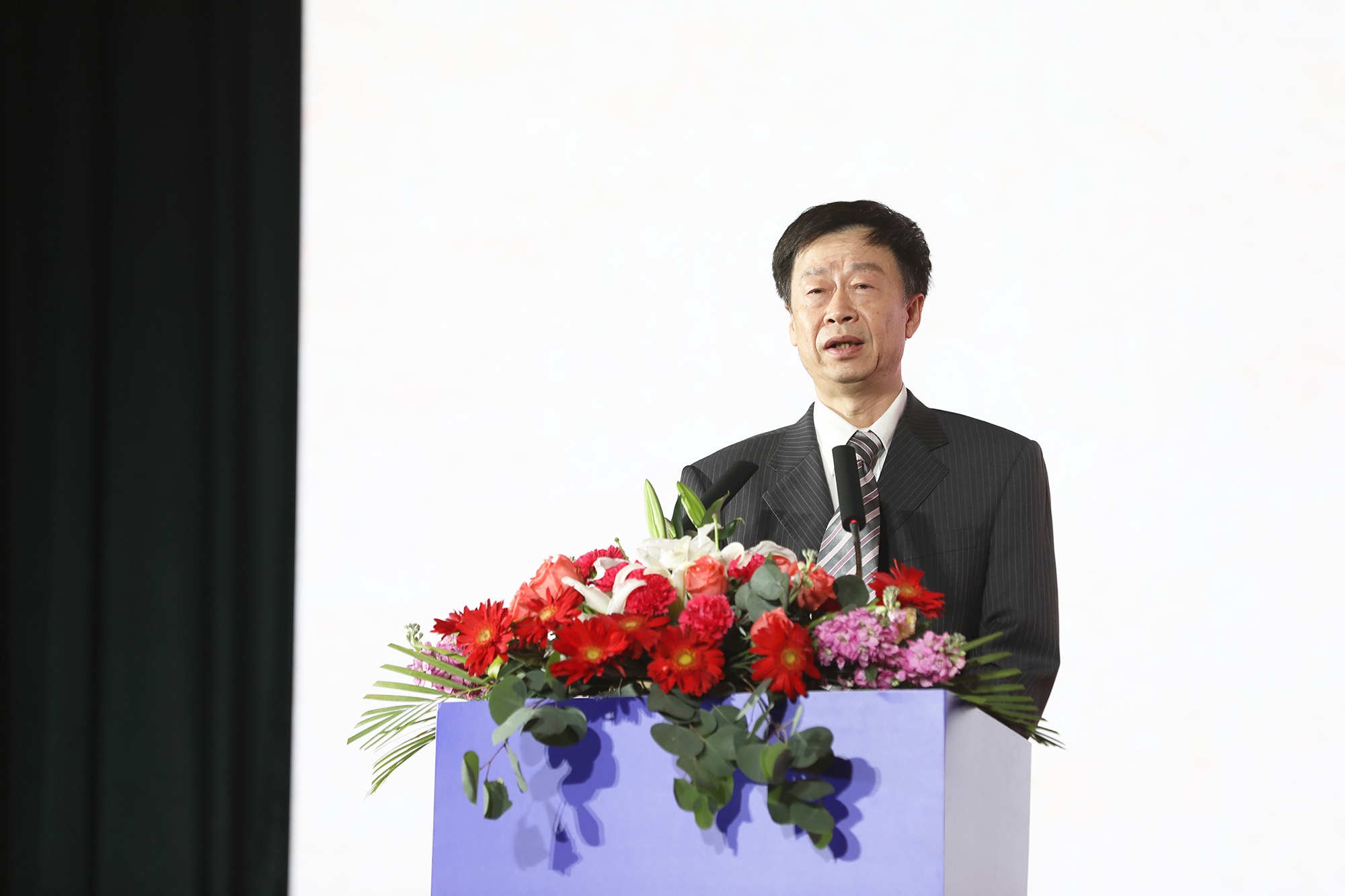 光明《教育家》雜志社副社長、原中國教育報刊社副總編輯李功毅分別致了賀詞。開幕式上，光明《教育家》雜志社與北京中教市培教育研究院戰(zhàn)略合作舉行了啟動儀式。